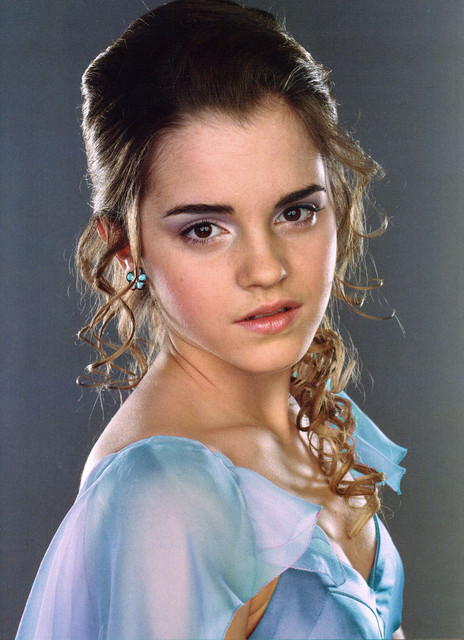 A final look at Hermione in blue